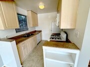 kitchen - 556 Kings N Rd Apartments Unit 1