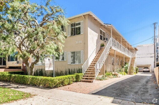 Building Photo - 1014 N Hayworth Ave Rental