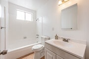 2BR, 1BA - 888SF - Bathroom - New Orleans