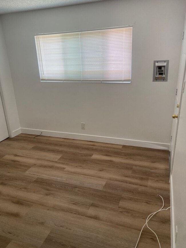 Photo - 12554-12556 BROOKSHIRE Unit 3