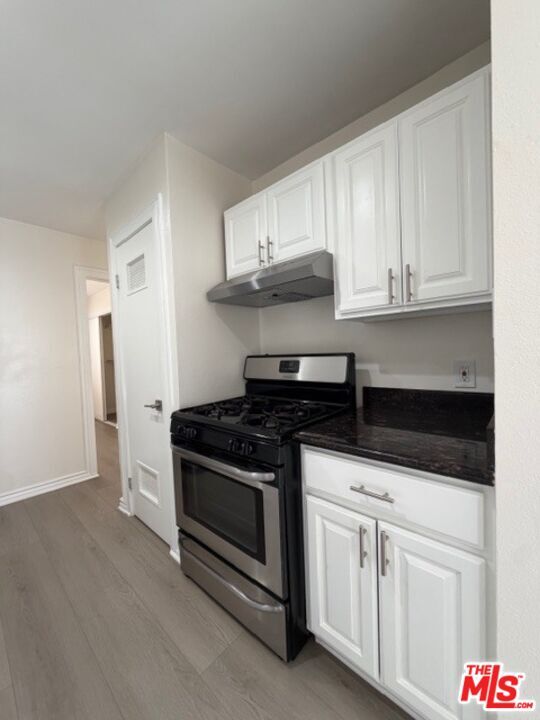 Photo - 1717 S Burlington Ave Unit 4