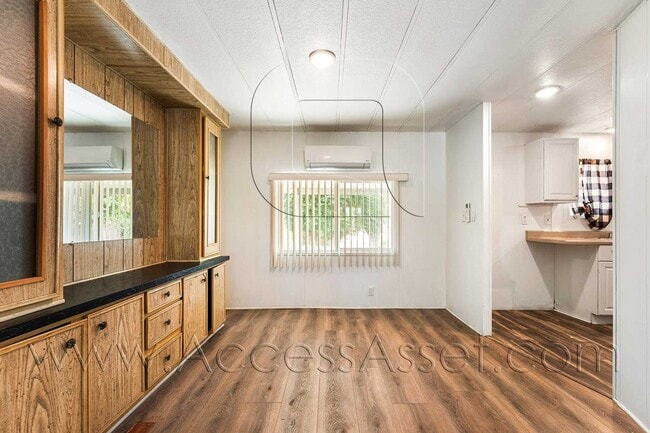 Photo - 32889 Brechtel St