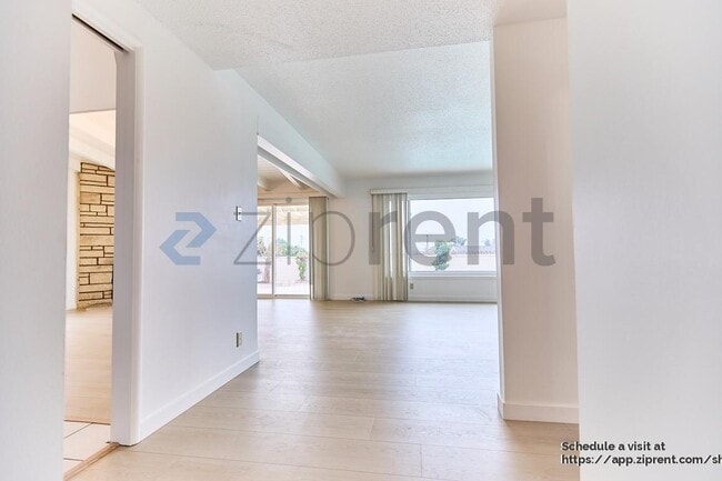 Photo - 630 La Presa Dr