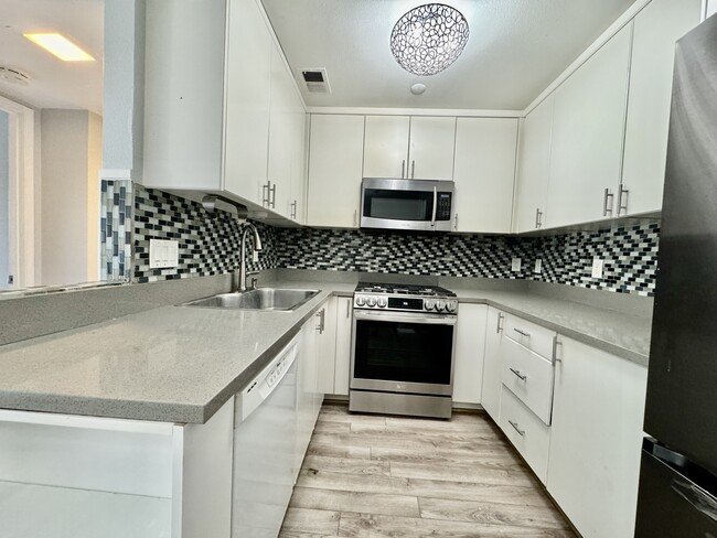 Building Photo - 7770 Youngdale Way Unit J