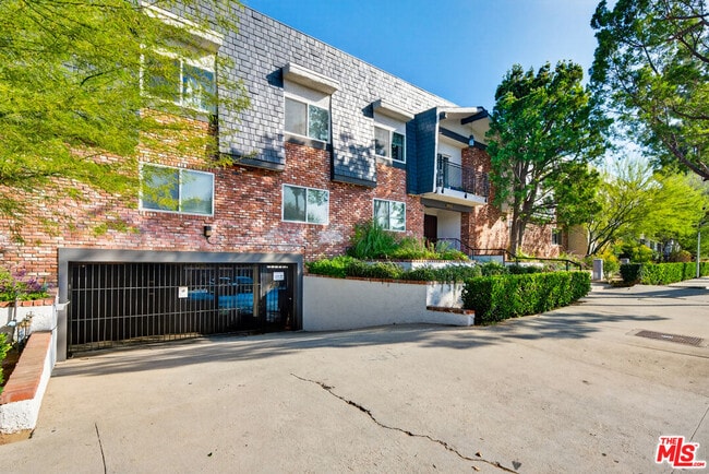 Photo - 5252 Coldwater Canyon Ave Unit 111