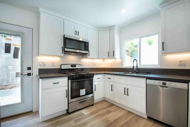 Photo - 2276 Ewing St