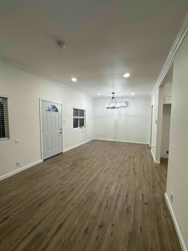 Photo - 6830 Morella Ave