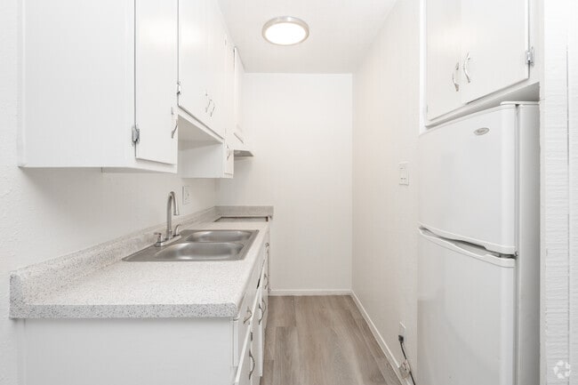 1BR, 1BA - 375SF - Kitchen - Gondolier Apartments