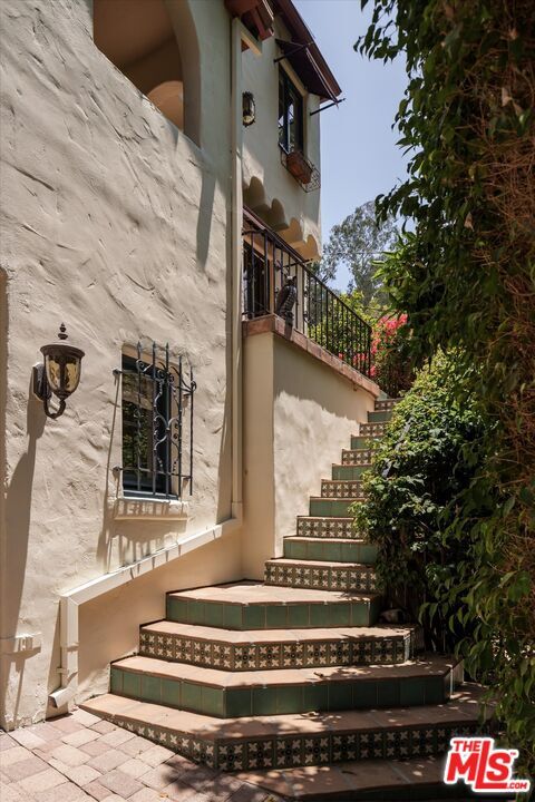 Photo - 2030 Laurel Canyon Blvd