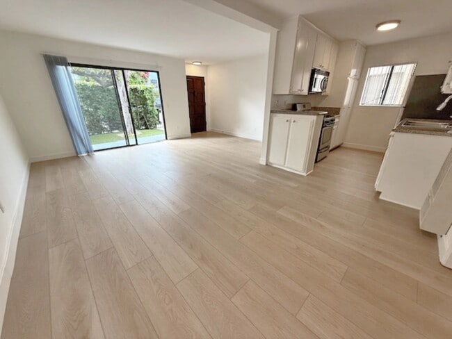 Photo - 408 N Venice Blvd Unit 412A