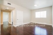 Photo - 11740 Vanowen St