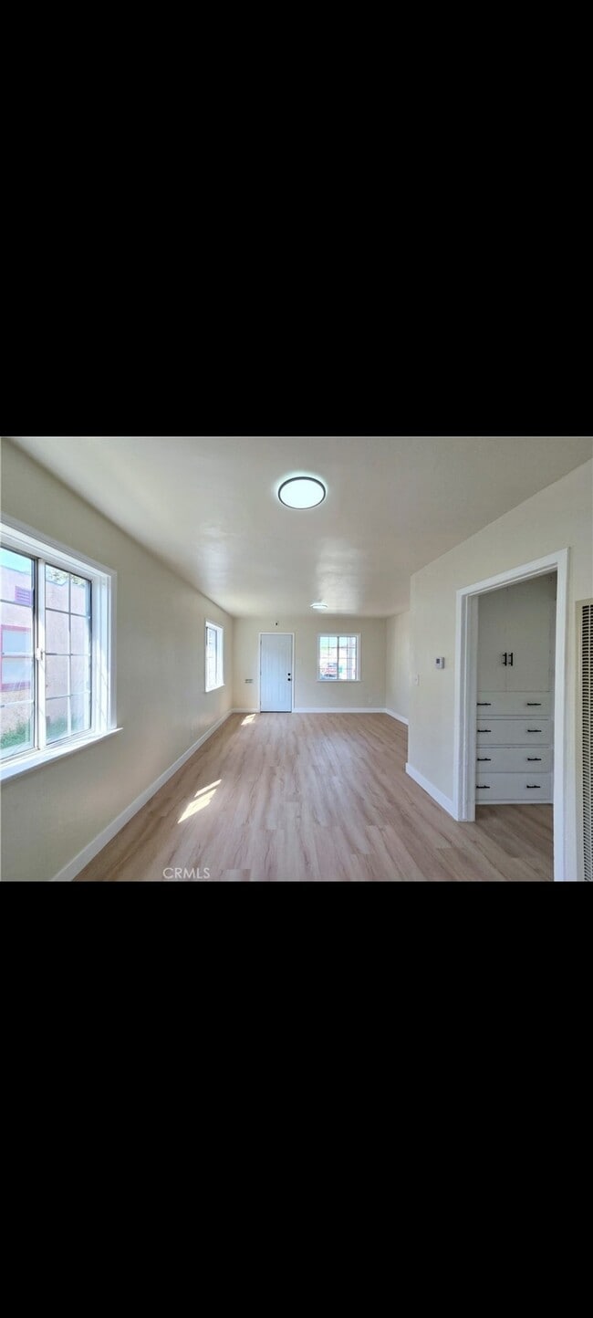 Photo - 5552 Lewis Ave Unit M