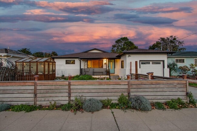 Photo - 1418 Marshall St