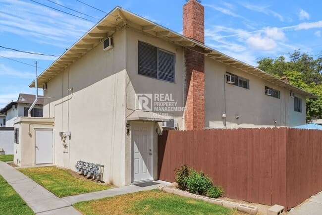 Photo - 3009 Canyon Crest Dr Unit B