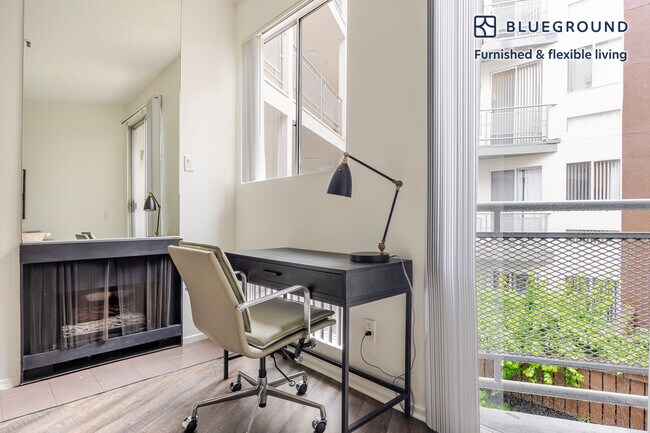 Photo - 1443 N Fuller Ave Unit FL2-ID1345