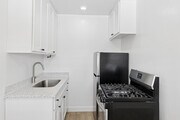 1BR, 1BA - 525SF - Kitchen - The Bryant