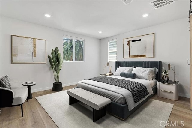 Photo - 14700 Sherman Way