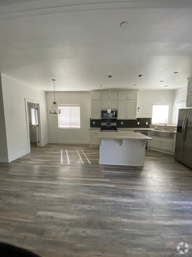 Building Photo - 15246 El Soneto Dr Rental