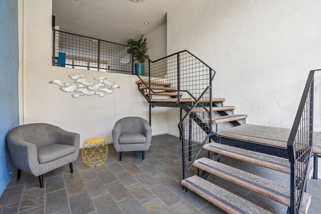 Photo - 123 California Ave