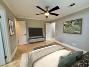 Photo - MOVE IN READY 2/2 with 2 Assigned Parking!... Unit 4