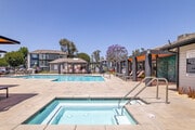 Sparkling Pools/Spa - River House Apartments