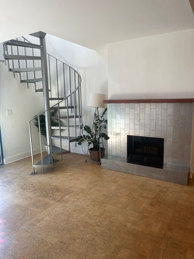Photo - Hollywood Luxury 2 Bed Condo!