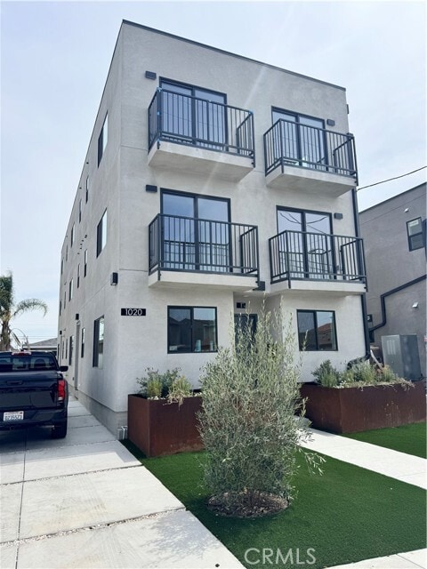 Building Photo - 1020 N Pioneer Ave