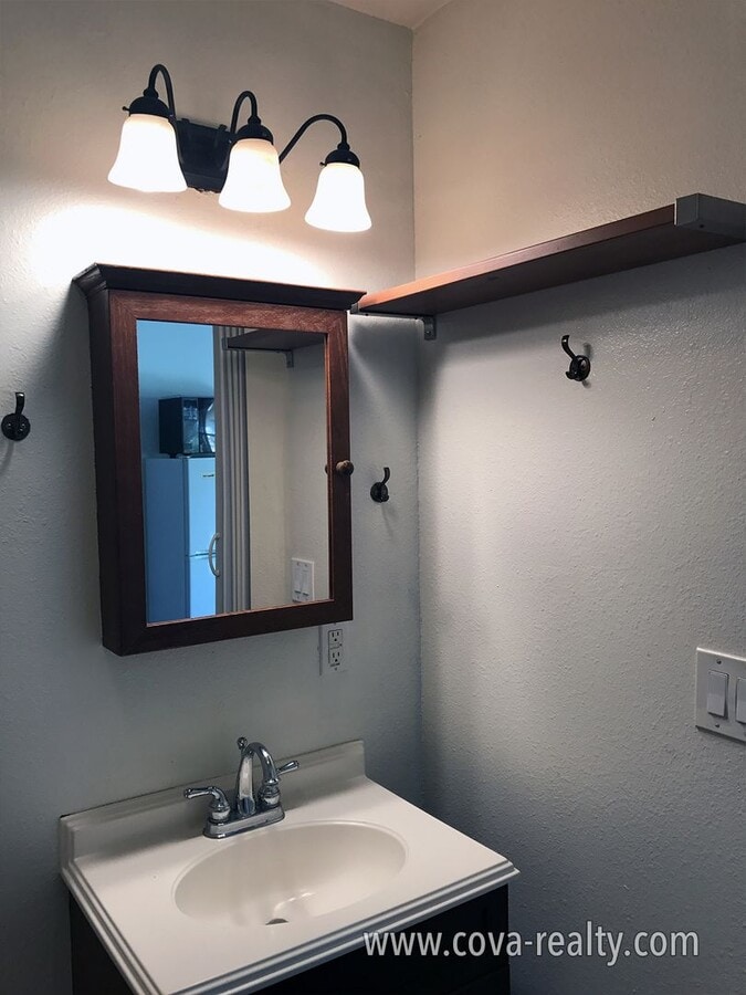 Photo - 724 W Roderick Ave Unit 724 1/2