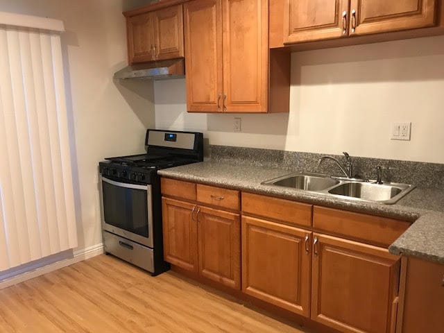 Kitchen - 1754 Apartments