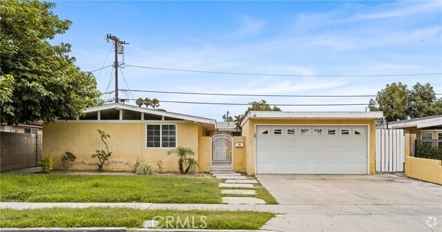 Building Photo - 1414 W Frances Dr Rental