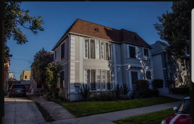 Building Photo - 346 N Curson Ave Unit 348.5