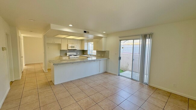 Photo - 4321-23 W. 166TH ST. Unit 4323