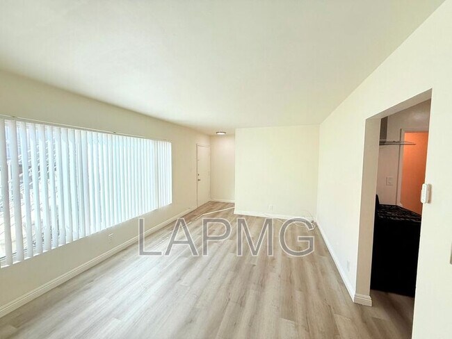 Photo - 625 Aerick St