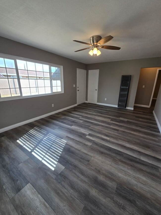 Photo - 16109 Spruce St Unit #B