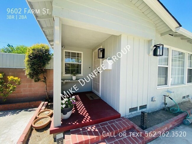 Photo - 9602 Farm St
