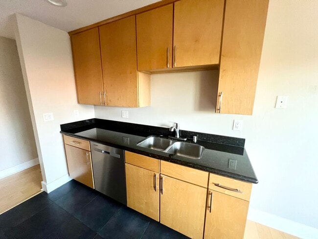 Photo - Modern 2BR/2BA Hillcrest Condo with Private Balcony & Amenities Unit 205