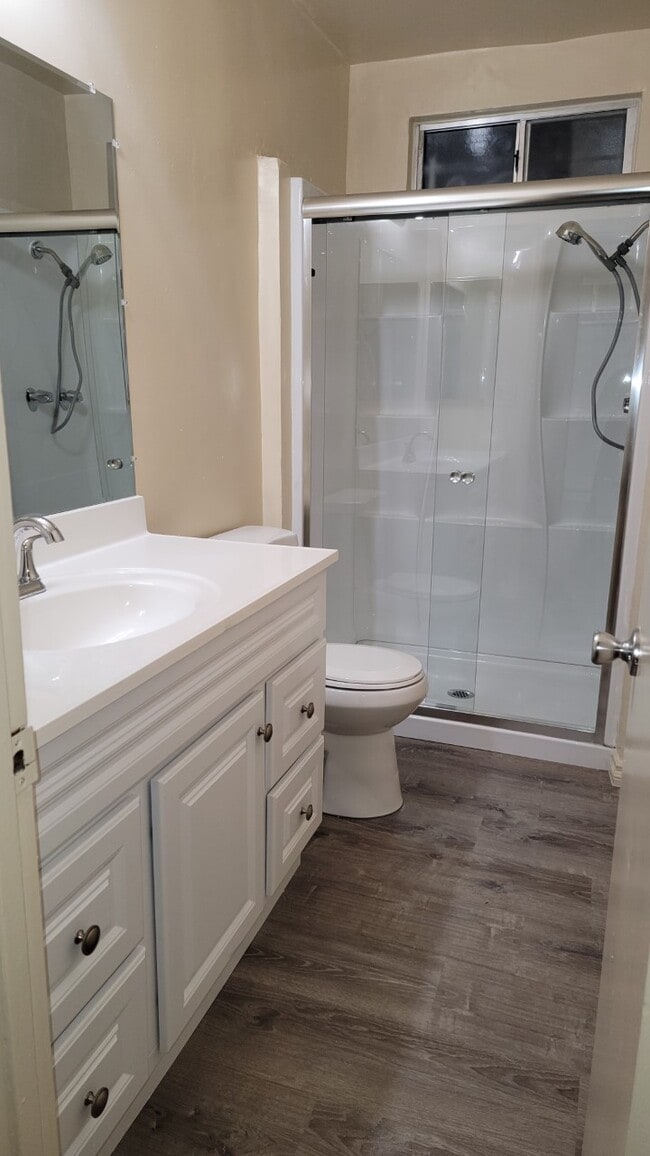 Master Bathroom - 842 N Sycamore Ave Unit #2