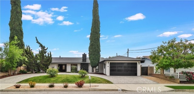 Photo - 8 W Janss Rd House