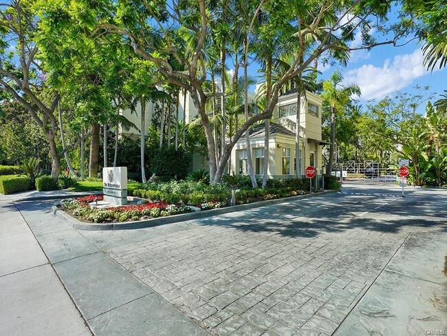 Guard Gated Community - 2233 Martin Unit 413