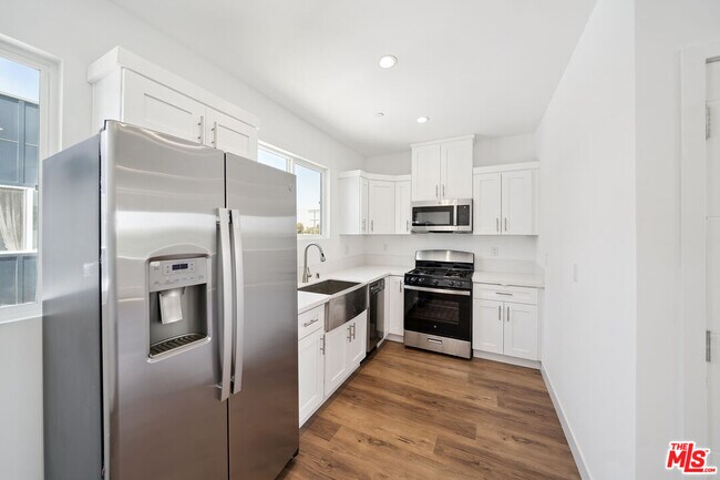 Photo - 6336 Beck Ave Unit 2
