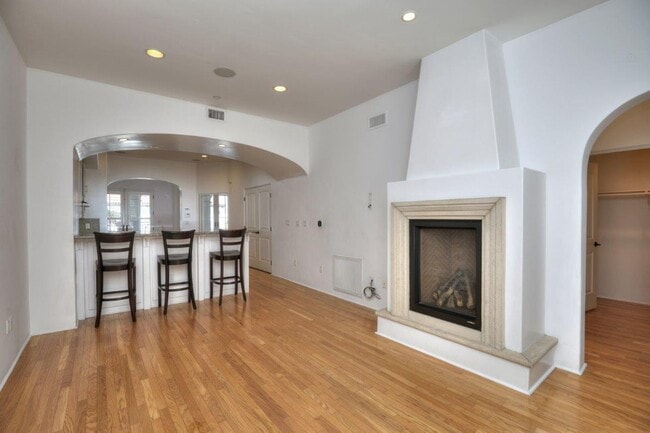 Photo - Downtown Luxury One Bedroom with Private Garage Unit D