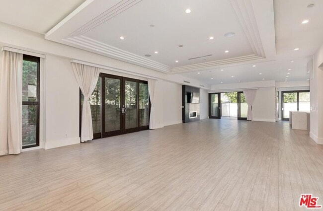 Photo - 312 S Palm Dr