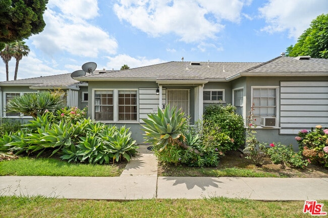 Photo - 7109 Flight Ave Apartment