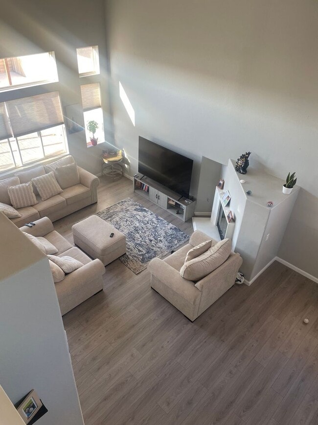 Photo - GORGEOUS AND IMMAXCULATE 4 BDRM 3 BA STORY HOME FOR LEASE PALMDALE!