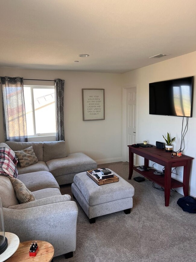 Photo - Charming 3-Bedroom 2.5 Bath Home for Rent ...