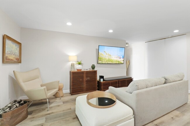 Photo - 4610 Park Granada