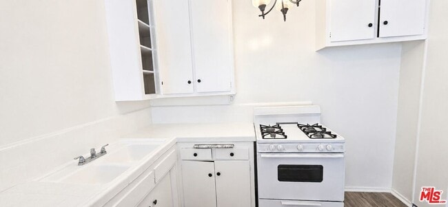 Photo - 2630 S La Salle Ave Unit Apt 1