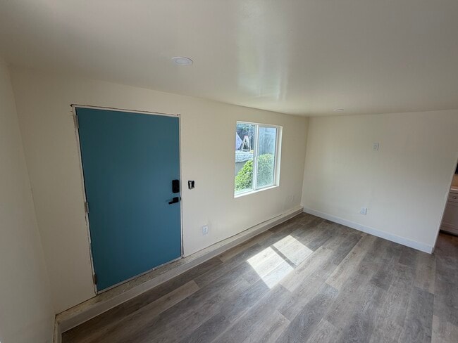 Photo - 3447 Caspian Ave