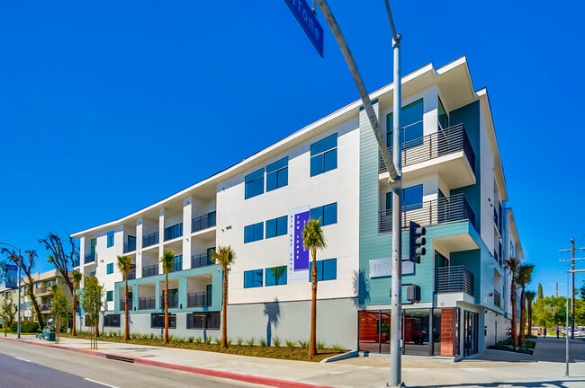 7223 Tyrone - 7223 Tyrone Apartments
