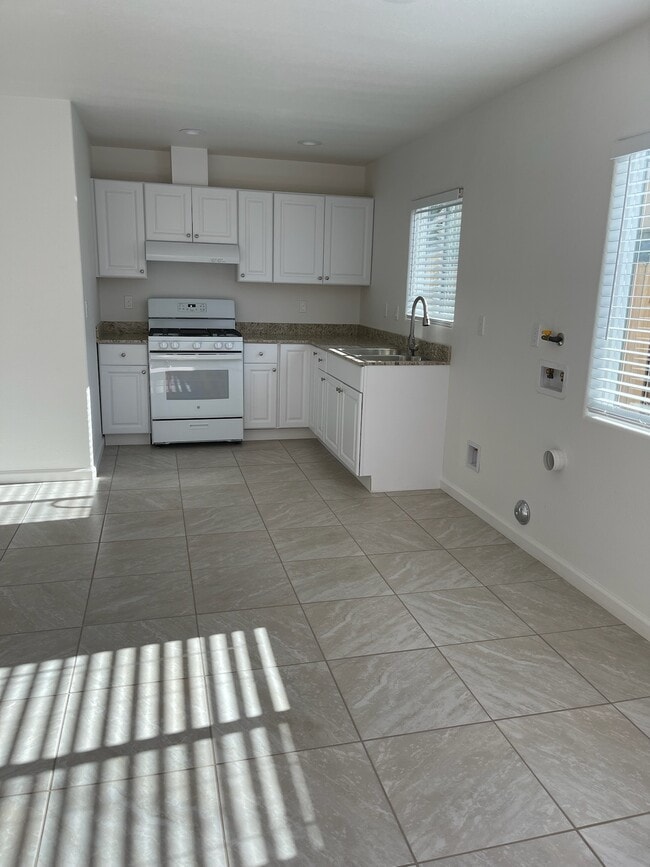 Building Photo - 526 E Grant St Unit #A